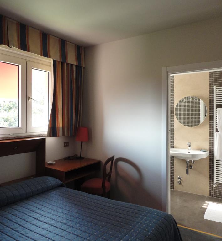 Cravero Rooms Caltignaga Bilik gambar