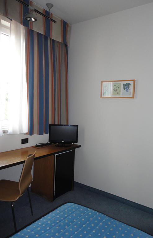 Cravero Rooms Caltignaga Bilik gambar
